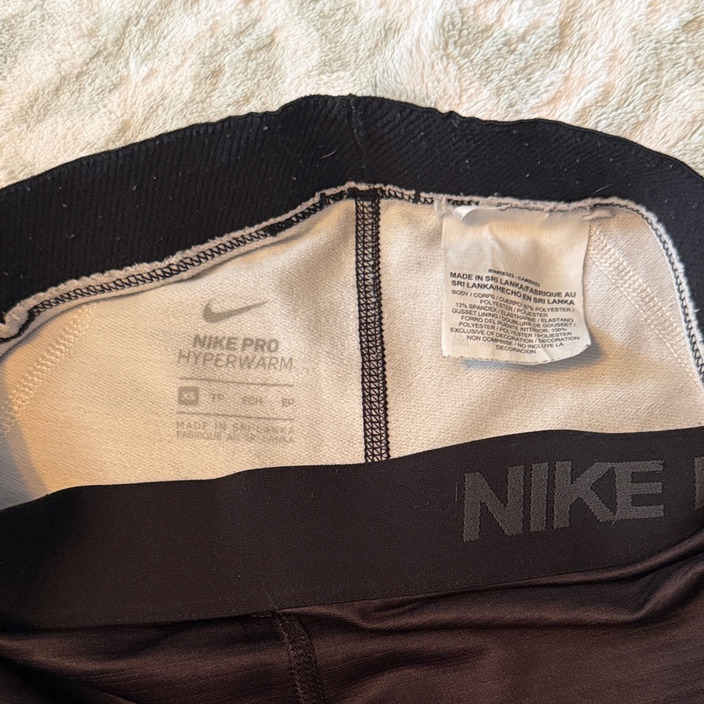 Woman’s Nike Pro Black and White Gradient Leggings - Picture 4 of 4